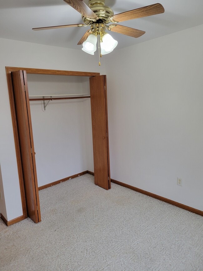 10×12 bedroom - 153 Jennifer Ln