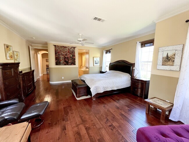 Building Photo - 12470 Sundance Ave