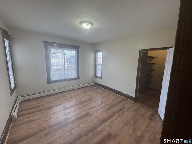 Building Photo - 110 Adelaide St