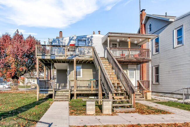 Building Photo - 366 High St