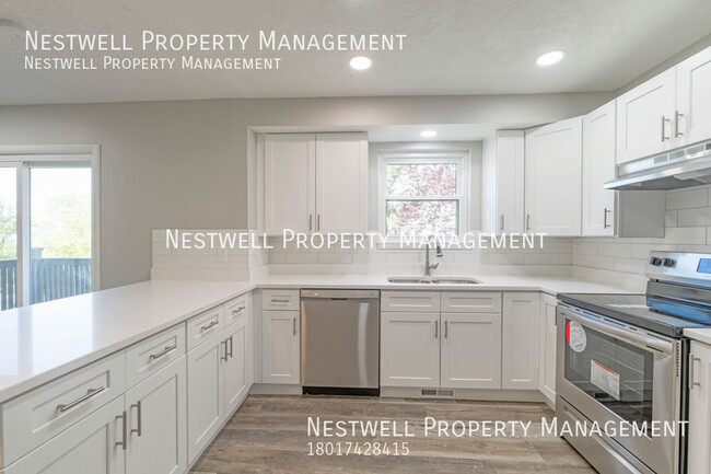 Building Photo - Beautiful 3-bed Duplex in Salt Lake City
