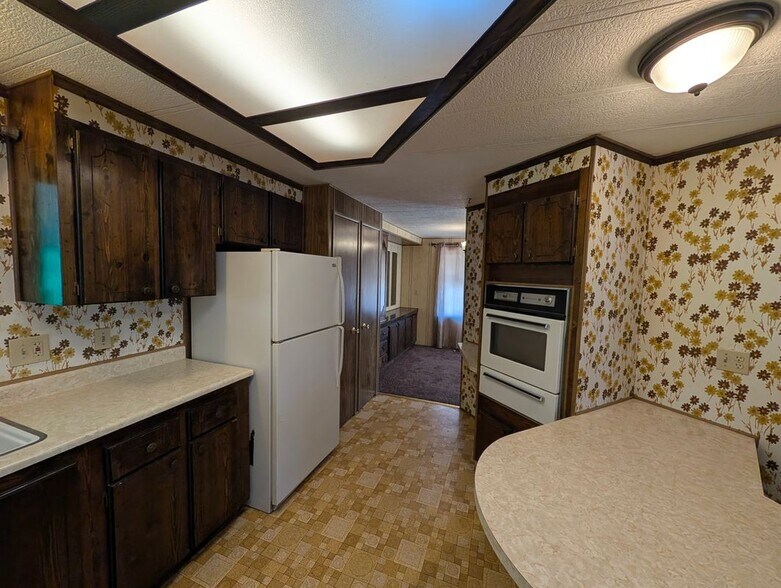 Building Photo - 26108 Fountain Palm Dr