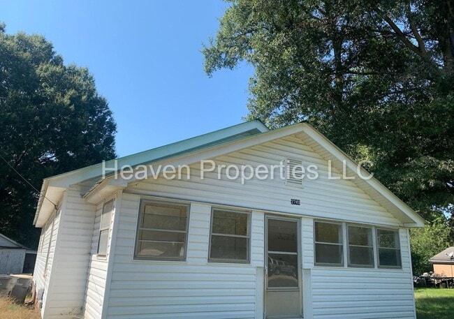 Primary Photo - Charming 2BR/2BA Home with Large Yard, Shed