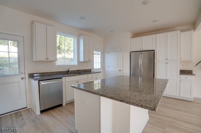 Building Photo - 1 Beirne Ln