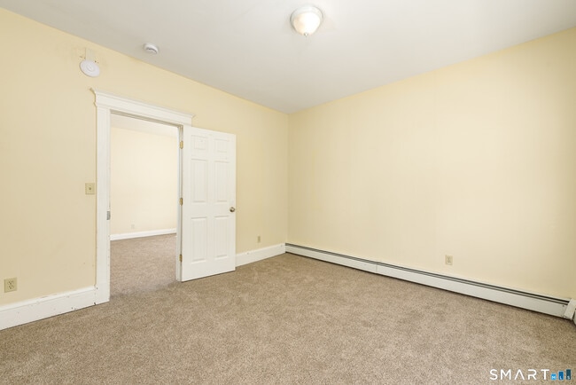Building Photo - 108 Belden St