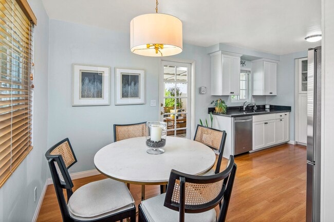 Building Photo - Bungalow In Huntington Beach