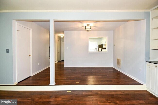 Building Photo - 10451 Malone Ct