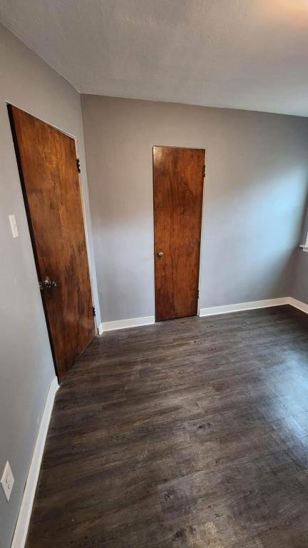 Building Photo - 1433 E 35th Ct