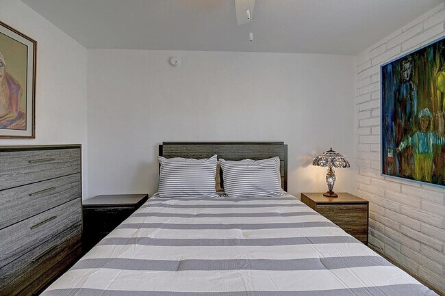 Building Photo - 1421 Eleventh Street-SI FL1-ID1023193P