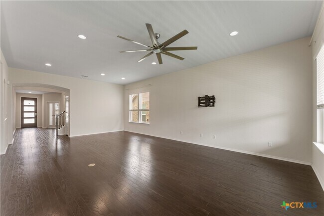 Building Photo - 942 Blue Violet