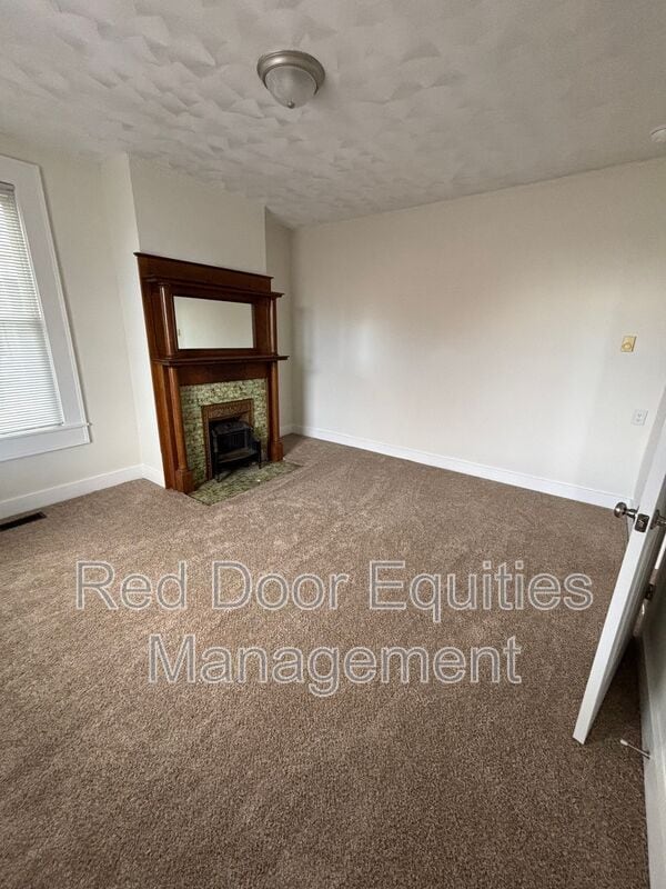 Building Photo - 522 N High St