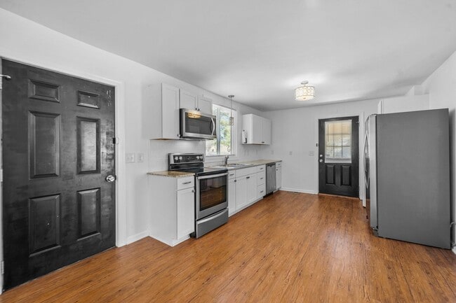 Building Photo - Updated 2 Bed 1 Bath in Coats - Pet Friendly!