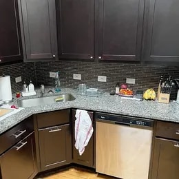 Building Photo - 3155 N Pine Grove Ave