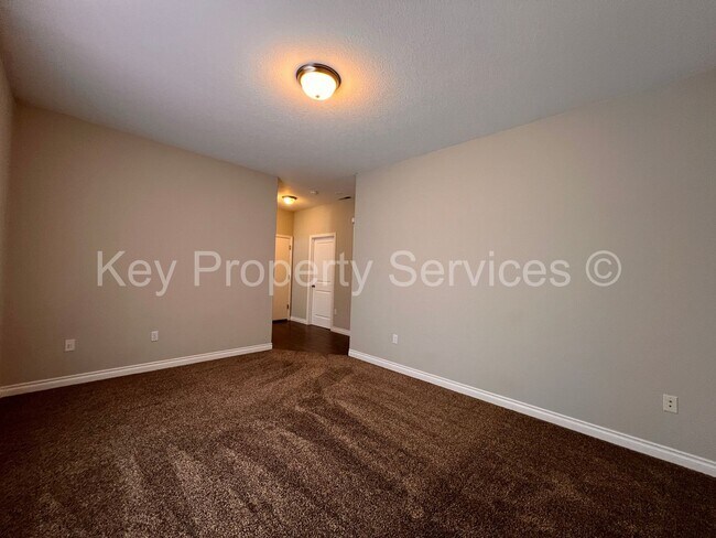 Building Photo - Large Updated 3 bed 3 bath in Camas!