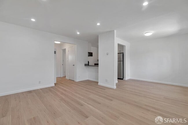 Building Photo - 46728 Crawford St