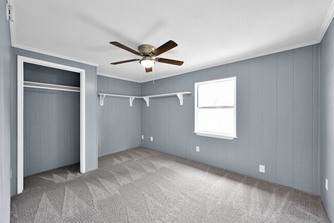 Building Photo - 11636 Old Oaks Ln
