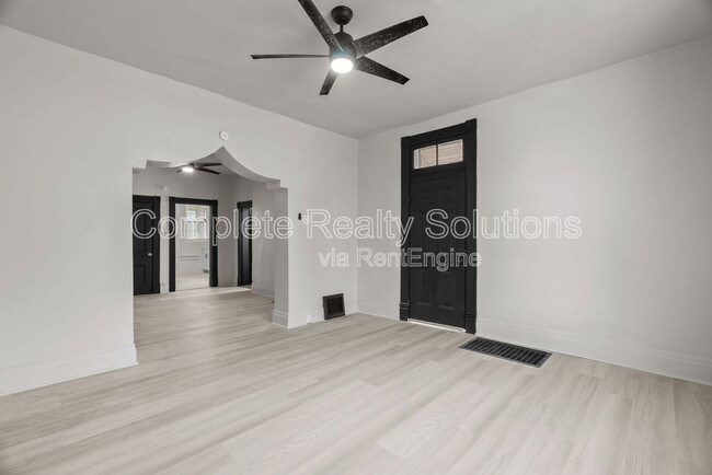 Building Photo - 4038 California Ave