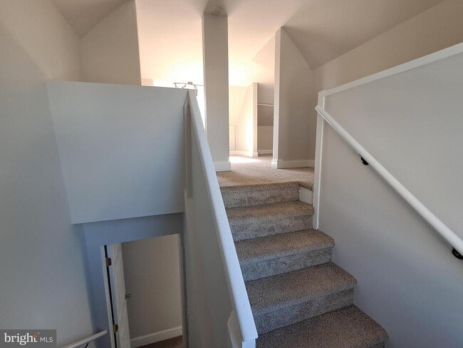 Building Photo - 108 S Clifton Ave