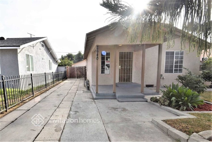 Primary Photo - 2640 E 110th St