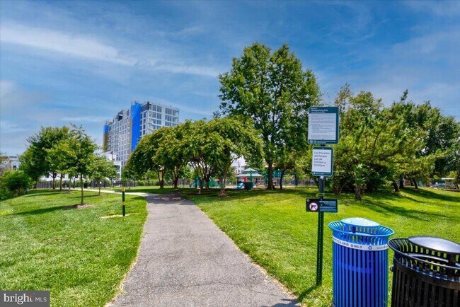 Building Photo - 1023 N Royal St