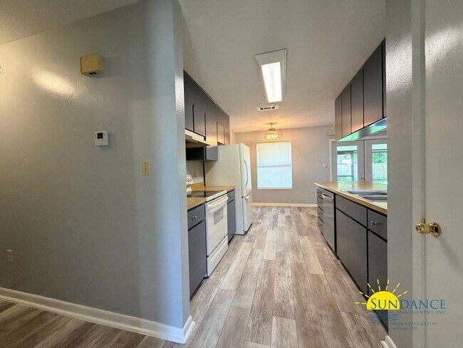 Building Photo - Comfortable 3BR Home in Fort Walton Beach Near Hurlburt Field & Eglin AFB!