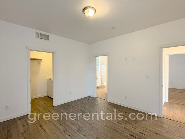 Building Photo - 1944 Olympia Ave NE