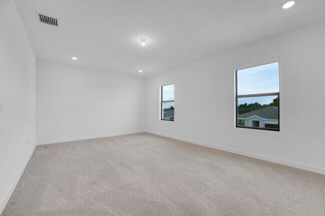 Building Photo - 2006 NE Ocean Dunes Dr