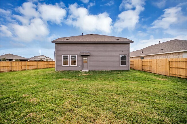 Building Photo - 26710 Willow Ln