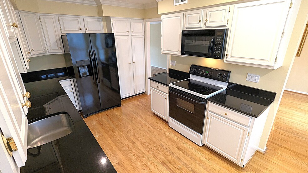 Building Photo - 1379 Heritage Oak Way