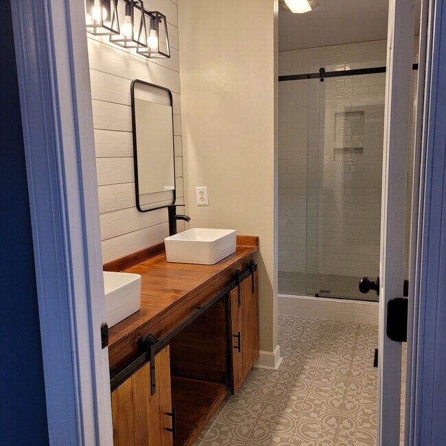 Building Photo - 15012 State Hwy 96