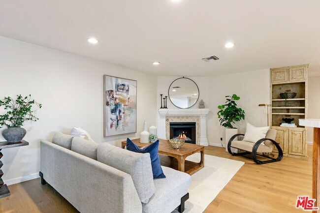 Building Photo - 31819 Cottontail Ln