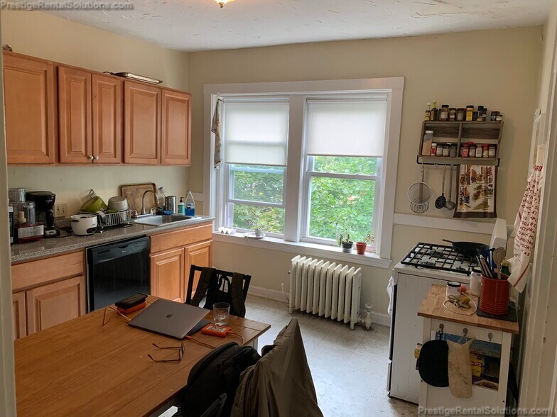 Building Photo - 238 South St