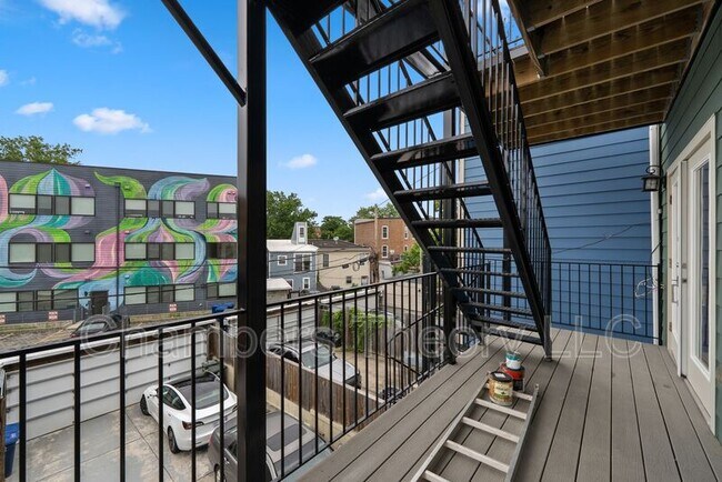 Building Photo - 1228 I St NE