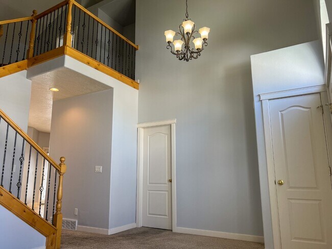 Building Photo - 1045 N 130 W