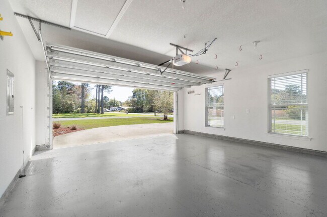 Building Photo - 2432 Frontera St