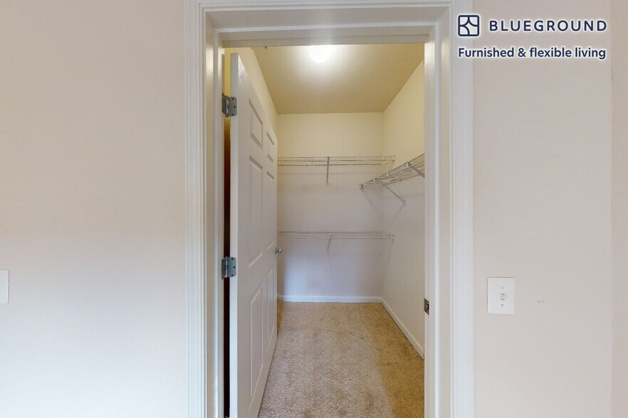 Building Photo - 10306 Strathmore Hall St