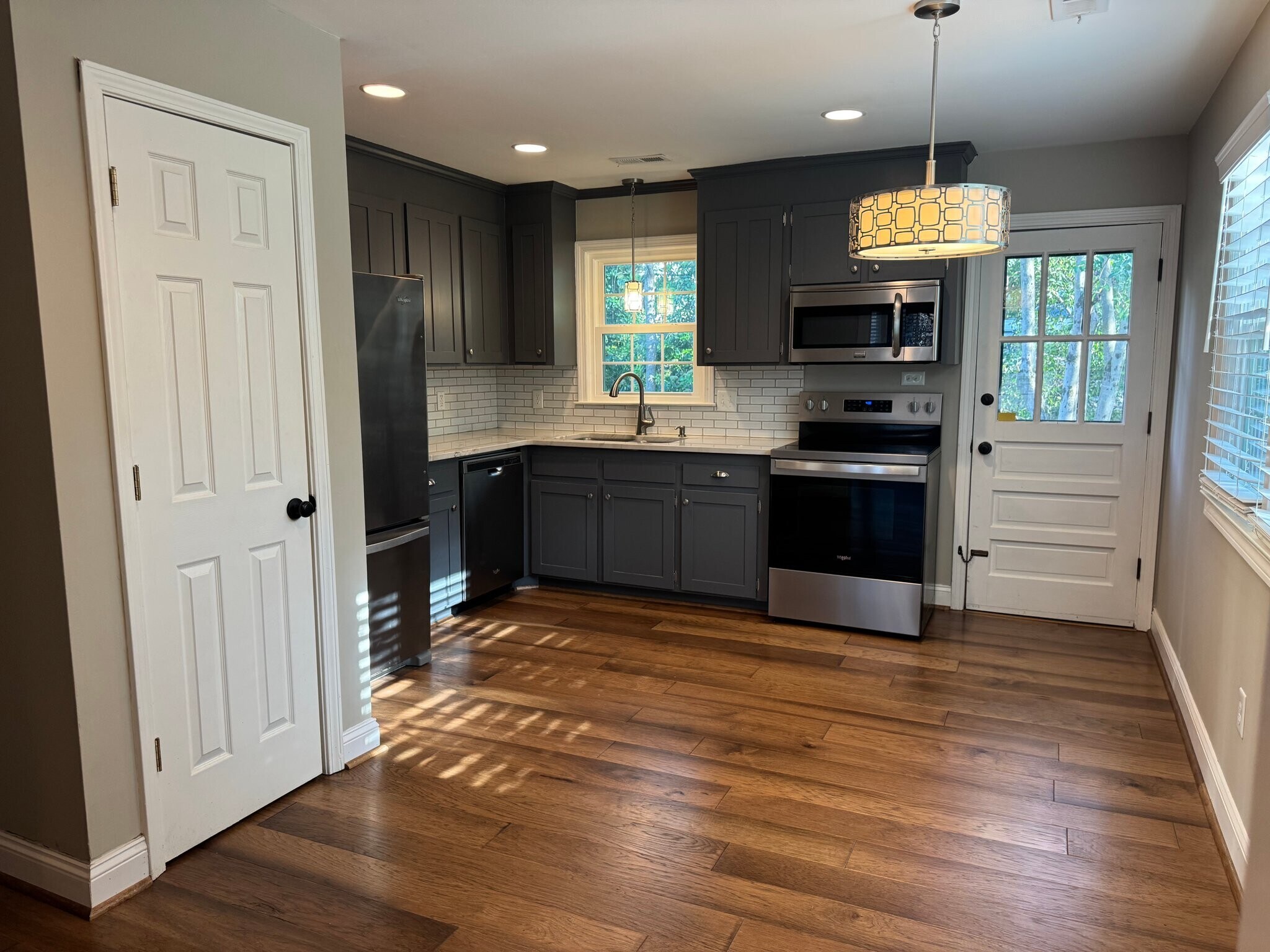 Building Photo - 608 University Ridge