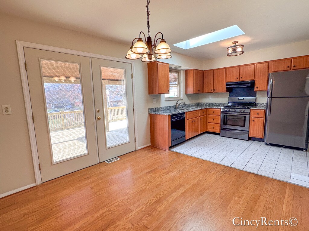 Building Photo - 1647 Rockhurst Ln