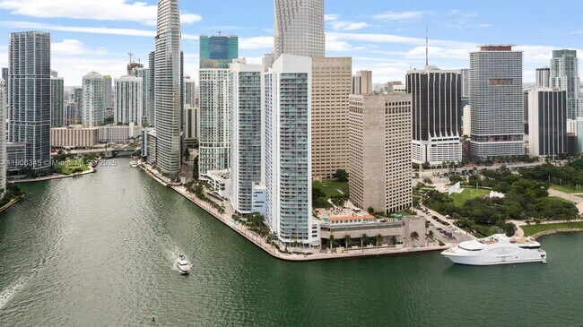 Building Photo - 335 S Biscayne Blvd