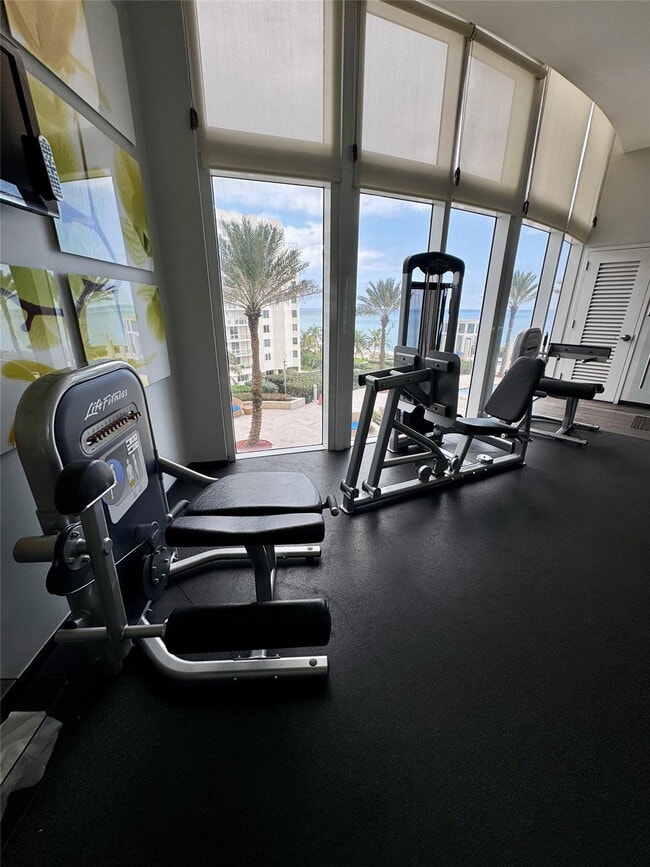 Building Photo - 17201 Collins Ave