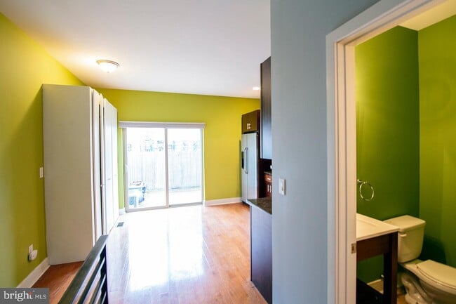 Building Photo - 1727 Annin St