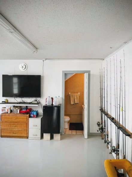 Building Photo - 7639 Wells Ct