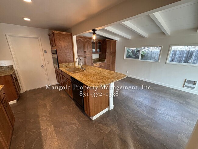 Building Photo - Beautiful 3-Bed, 2 Bath Mission Fields Home in Carmel-by-the-Sea with Modern Kitchen and Hardwood...