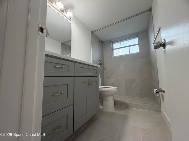 Building Photo - 154 Crescent Beach Dr