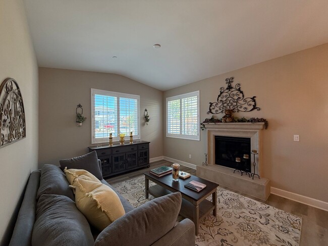 Building Photo - Beautiful Newer Meadows at Rice Ranch Sing...
