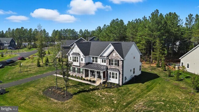 Building Photo - 10706 Green Leaf Run