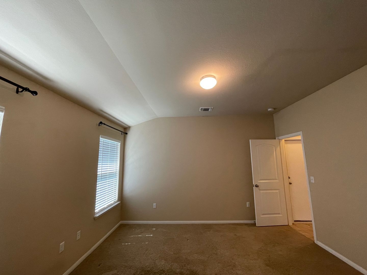 Building Photo - 1413 Blake St