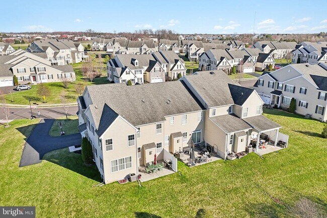 Building Photo - 1035 Thorndale Dr