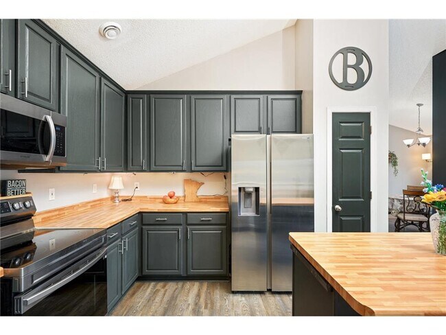 Building Photo - 7737 Elm Grove Ave