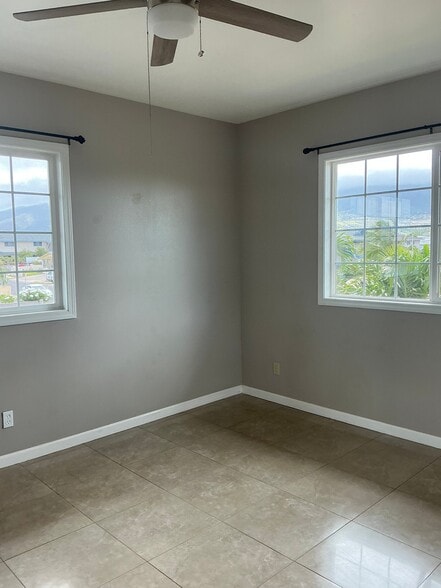 Building Photo - 645 Komo Pl